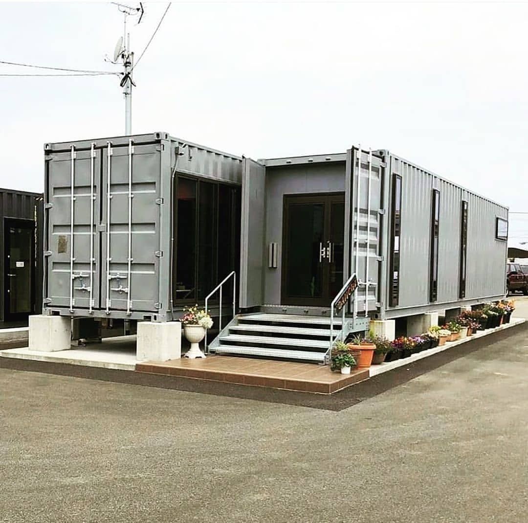 Modern stacked container home